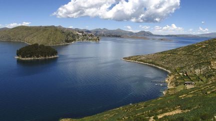 &nbsp; (La situation du lac est si préoccupante qu'il a été désigné "lac le plus menacé de l'année" en 2012 par le Global Nature Fund © maxppp)