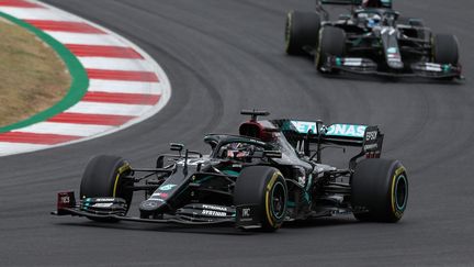 Les Mercedes lors du Grand Prix 2020 de Portimao au Portugal, le 25 octobre 2020.  (JOSE SENA GOULAO / POOL)