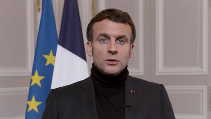 Capture d'écran d'une vidéo postée sur le compte Twitter d'Emmanuel Macron, le 23 janvier 2021. (EMMANUEL MACRON / TWITTER)