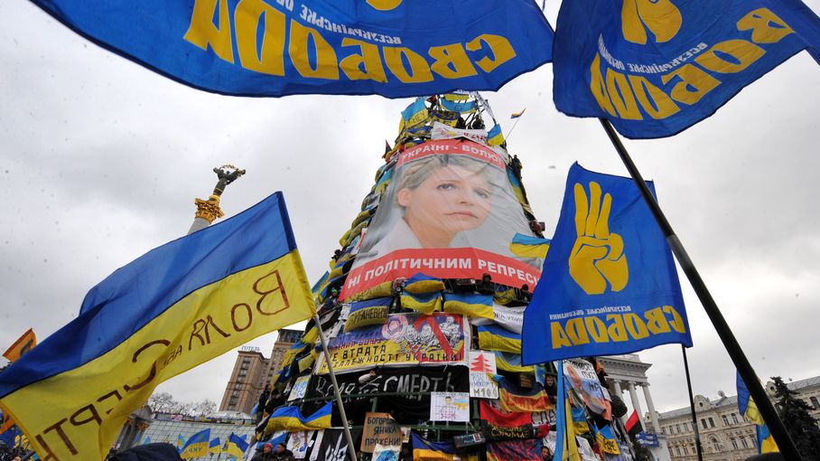 VIDEO. A Kiev, une foule immense exige le départ du président ukrainien