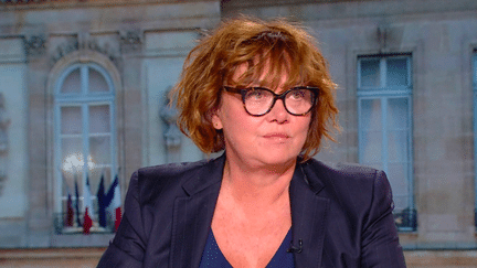 Nouveau gouvernement : "On imagine difficilement qu’Emmanuel Macron reste là pour faire du jardinage", prévient Nathalie Saint-Cricq (France 2)