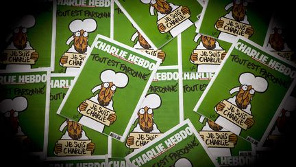 Seules sept couvertures de "Charlie Hebdo" ont &eacute;t&eacute; consacr&eacute;es &agrave; l'islam entre 2005 et 2015, selon une &eacute;tude publi&eacute;e par deux sociologues, le 24 f&eacute;vrier 2015. (JOEL SAGET / AFP)