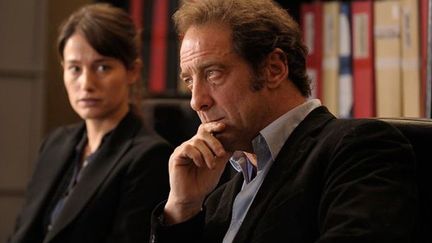 Le réalisateur de &quot;Welcome&quot; reprend Vincent Lindon dans un premier rôle, auprès de Marie Gilain, dans un film qui traite pour la première fois du dossier des surendettés en France.
 (Mars Distribution )