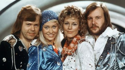 Bjorn Ulvaeus, Agnetha Faltskog, Anni-Frid (Frida) Lyngstad et Benny Andersson le 6 avril 1974 à Brighton au concours de l'Eurovision
 (LINDEBORG / SCANPIX SWEDEN / AFP)