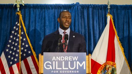 Le candidat démocrate au poste de gouverneur de Floride, Andrew Gillum, le 10 novembre 2018 à&nbsp;Tallahassee lors d'une conférence de presse. (MARK WALLHEISER / GETTY IMAGES NORTH AMERICA / AFP)