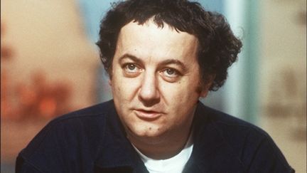 Michel Colucci, dit Coluche, sur le plateau d'Antenne 2 en 1980. (AFP)