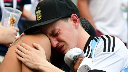 Un fan argentin face à la France le 30 juin 2018 à Kazan (Russie). (LUIS ACOSTA / AFP)