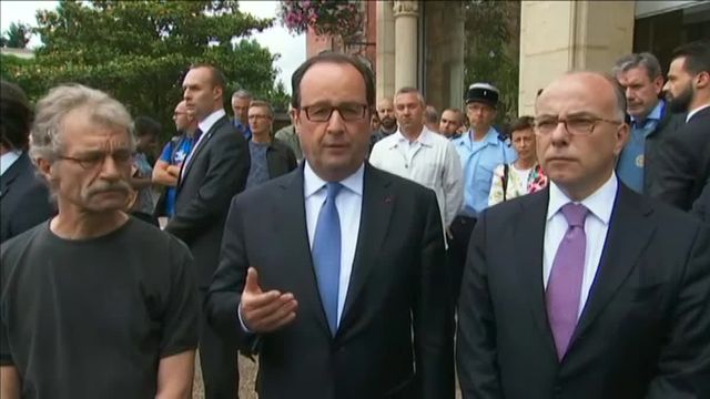 Le prêtre égorgé à Saint-Etienne-de-Rouvray, près de Rouen, a été tué par "deux terroristes se réclamant de Daech" selon François Hollande