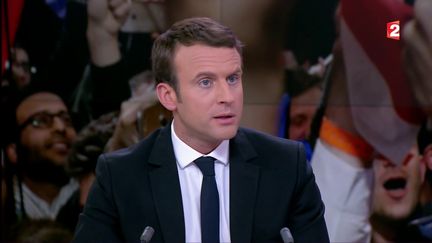 Macron se dit "triste" pour les "électeurs de Mélenchon" qui "valent beaucoup mieux"