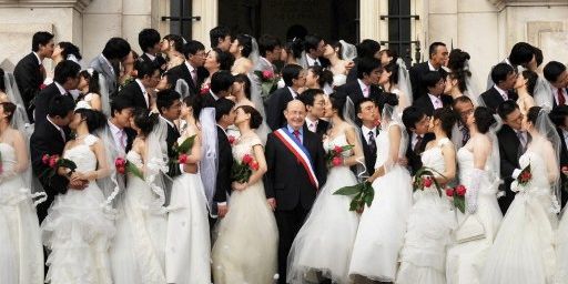 Mariages chinois en France, à Tours. (ALAIN JOCARD / AFP)