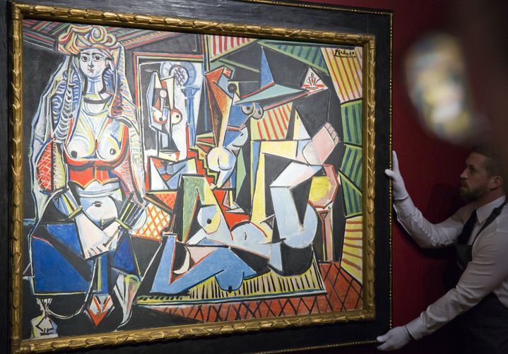 L'oeuvre de Picasso "Les femmes d'Alger (Version 0)" montrée avant la vente en 2015. 
 (JUSTIN TALLIS / AFP)