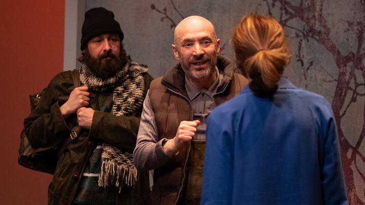 Scène de "Le huitième ciel" avec Antoine Guiraud, Marc Siemiatycki et Florence Pernel de dos. (Grégoire Matzneff)