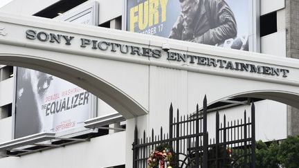 L'enseigne Sony pictures Studios &agrave; Culver Cicty (Californie, &Eacute;tats-Unis), le 16 d&eacute;cembre 2014. (STR / AFP)