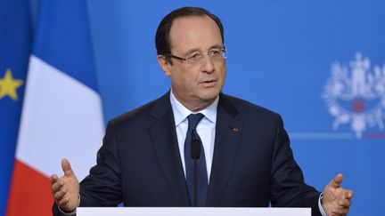 Le pr&eacute;sident Fran&ccedil;ois Hollande, le 25 octobre 2013 &agrave; Bruxelles (Belgique). (ERIC FEFERBERG / AFP)