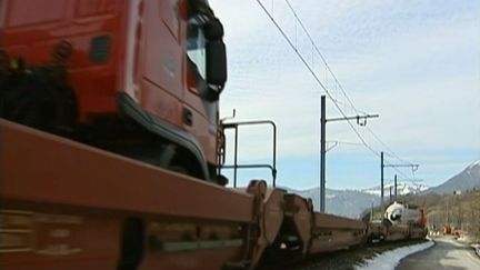 Le fret ferroviaire ne repr&eacute;sentait que 10% du transport de marchandises en France en 2012. ( FRANCE 2 / FRANCETV INFO)