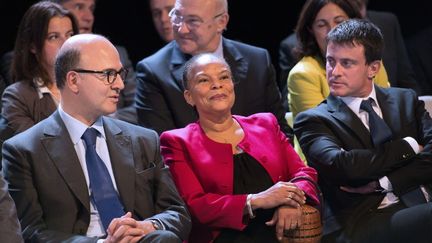 Le ministre de l'Economie et des Finances, Pierre Moscovici, le ministre de la Justice, Christiane Taubira, et le ministre de l'Int&eacute;rieur, Manuel Valls, pendant l'&eacute;mission "Des paroles et des actes" de France 2, consacr&eacute;e au Premier ministre, Jean-Marc Ayrault, le 27 septembre 2012. (BERTRAND LANGLOIS / AFP)