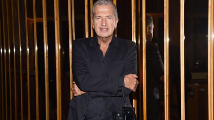 Mario Testino photographié à New York (Etats-Unis), le 23 octobre 2017. (SPAULDING / WWD / SHUTTERST / SIPA / REX)