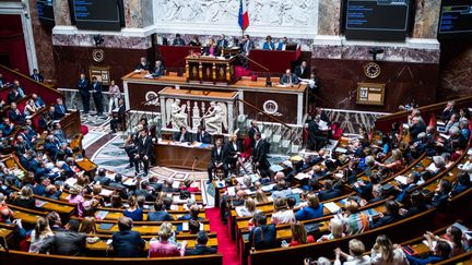 Loi sur le pouvoir d’achat : une première journée houleuse à l’Assemblée