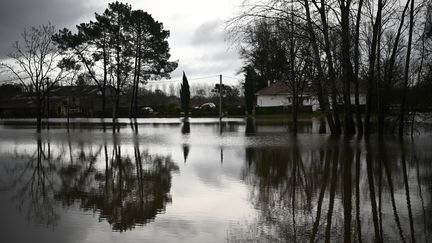 A flooded area in the village of Guitres (Gironde), December 13, 2023. (CHRISTOPHE ARCHAMBAULT / AFP)