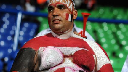 Un supporter tunisien lors du match de la Coupe des nations opposant son pays au Ghana &agrave; Franceville (Gabon), le 5 f&eacute;vrier 2012. (PIUS UTOMI EKPEI / AFP)