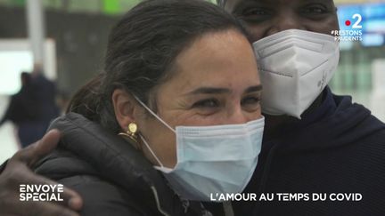 Envoyé spécial. L'amour au temps du Covid