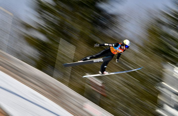 La Française Léna Brocard lors du championnat du monde junior de combiné nordique individuel, le 4 mars 2020.&nbsp; (HENDRIK SCHMIDT / DPA-ZENTRALBILD / AFP)