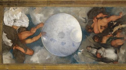 Jupiter, Neptune et Pluton (ou allegorie de la creation alchimique).&nbsp;Peinture du Caravage sur le plafond de la loge de la&nbsp;Villa Boncompagni Ludovisi.&nbsp;Autour du globe céleste : les frères Jupiter (assis sur un aigle), Pluton (avec une fourche au pied duquel est assis un cerbère, chien à trois têtes) et Neptune (avec un trident). Vue trompe-l'oeil en contre-plongée. (LEEMAGE VIA AFP)