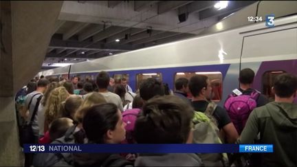 Panne en gare Montparnasse : la SNCF à pied d'œuvre pour résoudre le problème