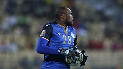 Ali Ahamada, gardien des Comores, durant le premier match des Coelacanthes durant cette CAN 2022&nbsp;face au Gabon, le lundi 10 janvier. (KENZO TRIBOUILLARD / AFP)