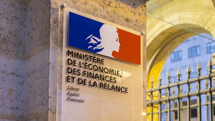 Selon une étude, 82 % des entreprises en France se plaignent de clients mauvais payeurs et le retard de paiement moyen atteint 42 jours pour les TPE. (VINCENT ISORE / MAXPPP)