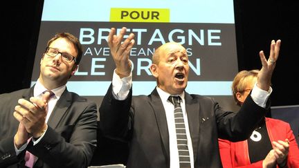 Le ministre de la Défense socialiste, Jean-Yves Le Drian, le 12 décembre 2015, à Rennes (Ille-et-Vilaine). (MAXPPP)