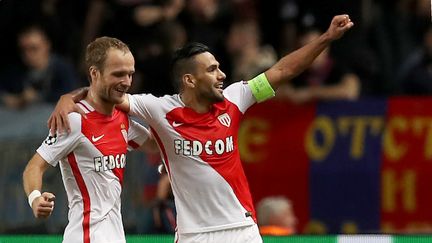 Valere Germain et&nbsp;Radamel Falcao, le 2 novembre 2016 à Monaco, lors du match contre le CSKA Moscou.&nbsp; (VALERY HACHE / AFP)