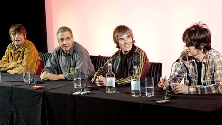 Conférence de presse des Stone Roses le 18 octobre 2001 (Gary &quot;Mani&quot; Mounfield, Alan &quot;Reni&quot; Wren, Ian Brown and John Squire)
 (Ken McKay / Rex Feature/REX/SIPA)