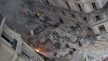 Une vue générale de la zone de l'explosion d'un immeuble à Paris, samedi 12 janvier 2019. (CARL LABROSSE / AFP)