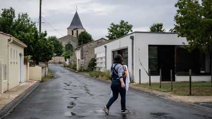 La commune de La Laigne, une semaine après le séisme. (XAVIER LEOTY / MAXPPP)