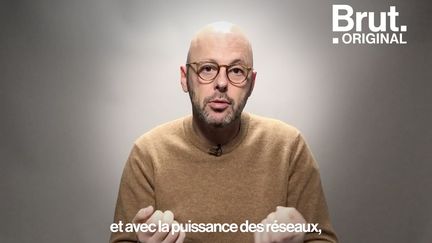 Vous avez peut-être déjà entendu cette histoire d'une femme qui se réveille, au lendemain d'une soirée, dans une baignoire remplie de glaçons avec un rein en moins. Mais cette rumeur est fausse. Explications avec Thomas Snégaroff.