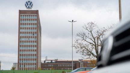 Volkswagen emploie 60.000 personnes dans son fief de Wolfsburg. (ALICIA WINDZIO / DPA)