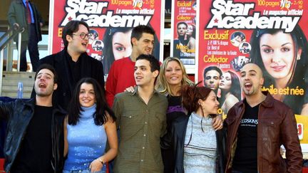 Les premiers candidats de la "Star Academy" de TF1, en janvier 2002. (JACQUES MUNCH / AFP)