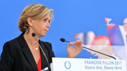 La candidate Les R&eacute;publicains aux r&eacute;gionales en Ile-de-France Val&eacute;rie P&eacute;cresse, lors d'un meeting de soutien &agrave; Fran&ccedil;ois Fillon &agrave; Rouez-en-Champagne (Sarthe), le 26 ao&ucirc;t 2015. (JEAN-FRANCOIS MONIER / AFP)