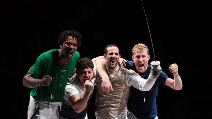 Les fleurettistes français ont remporté la médaille d'or aux Jeux de Tokyo, le 1er août (MOHD RASFAN / AFP)