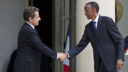 Le pr&eacute;sident Nicolas Sarkozy a re&ccedil;u le pr&eacute;sident rwandais Paul Kagame le 12 septembre 2011 afin d'officialiser la r&eacute;conciliation entre les deux pays. (FRED DUFOUR / AFP)