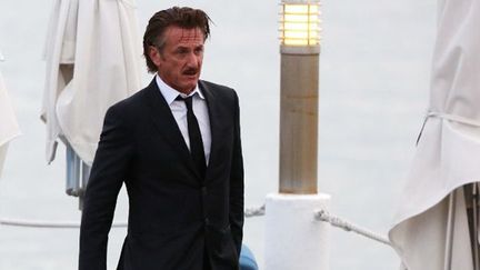 Sean Penn sur le ponton du Martinez
 (AFP PHOTO / LOIC VENANCE)