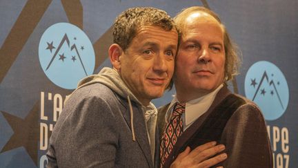 Dany Boon et Philippe Katerine à l'Alpe d'Huez le 14 janvier 2020. (GREGORY BERGER / HANS LUCAS)