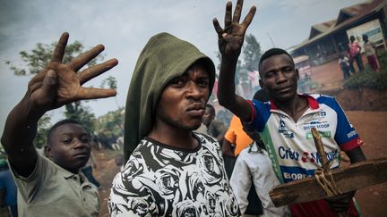 De jeunes manifestants protestent à Beni deux jours avant l'élection présidentielle en RDC.&nbsp; (ALEXIS HUGUET / AFP)