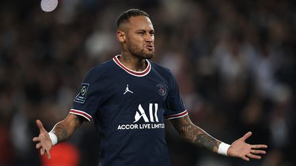 Neymar a égalisé sur penalty contre Lyon dimanche 19 septembre au Parc des Princes (JOSE BRETON / NURPHOTO via AFP)