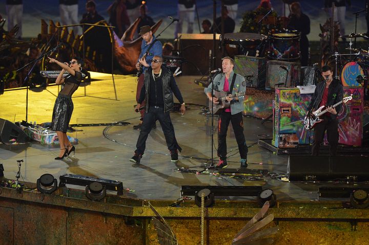 Rihanna, Jay-Z et le groupe Coldplay lors de la cérémonie de clôture des Jeux paralympiques de Londres, le 9 septembre 2012. (BEN STANSALL / AFP)