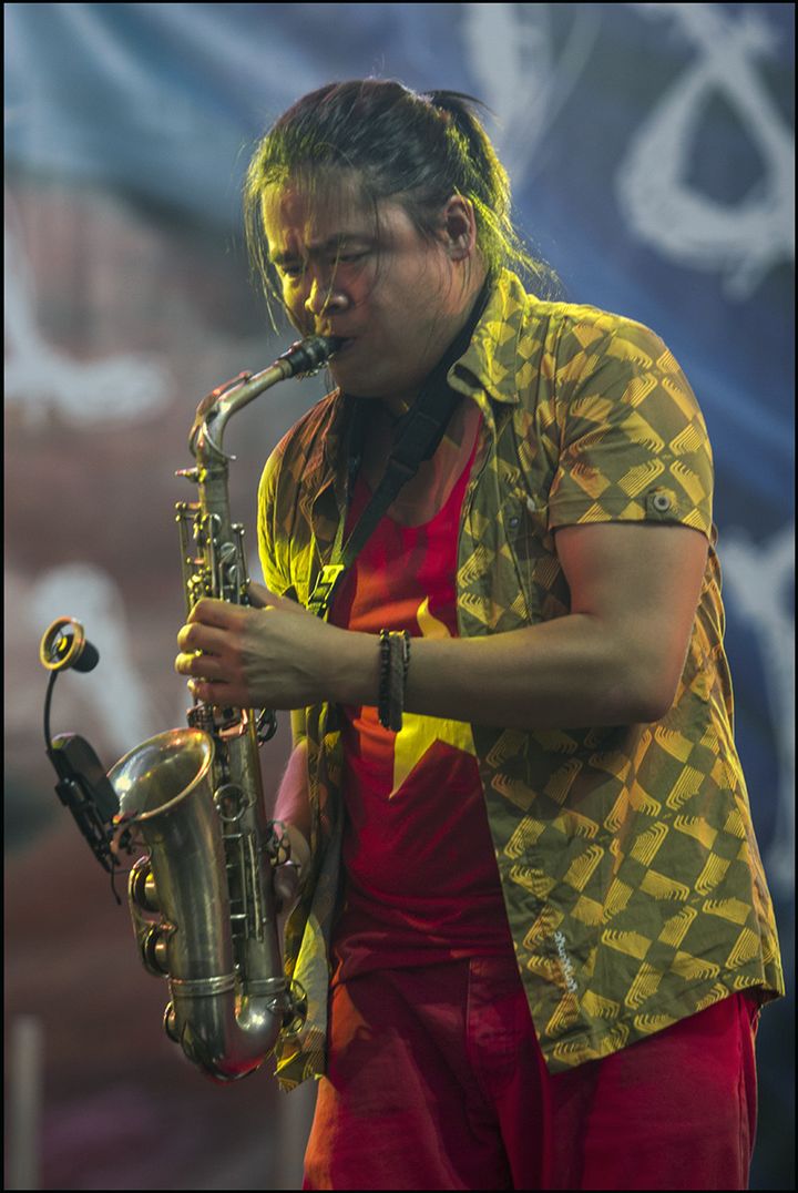 Le saxophoniste du groupe
 (Jean-François Lixon)