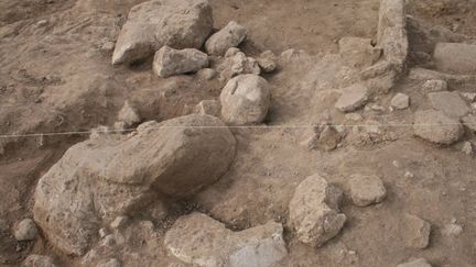 Des fragments de statues de lutteurs datant de l'âge du fer (950-730 avant J.C.) découverts à Mont'e Prama en Sicile (7 mai 2022) (HANDOUT / ITALIAN MINISTRY OF CULTURE)