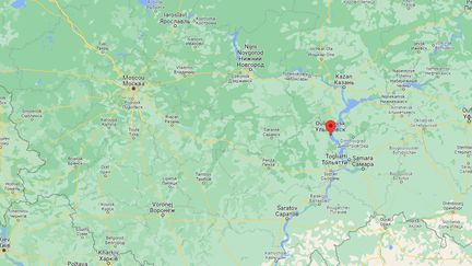 La région d'Oulianovsk, où se trouve l'école visée le 26 avril 2022, se situe à environ 800&nbsp;km de Moscou, en Russie. (GOOGLE MAPS)