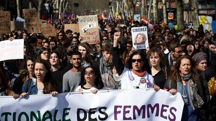 Des femmes manifestent le 8 mars 2018 à Toulouse à l'occasion de la journée internationale des droits des femmes. (ALAIN PITTON / NURPHOTO / AFP)